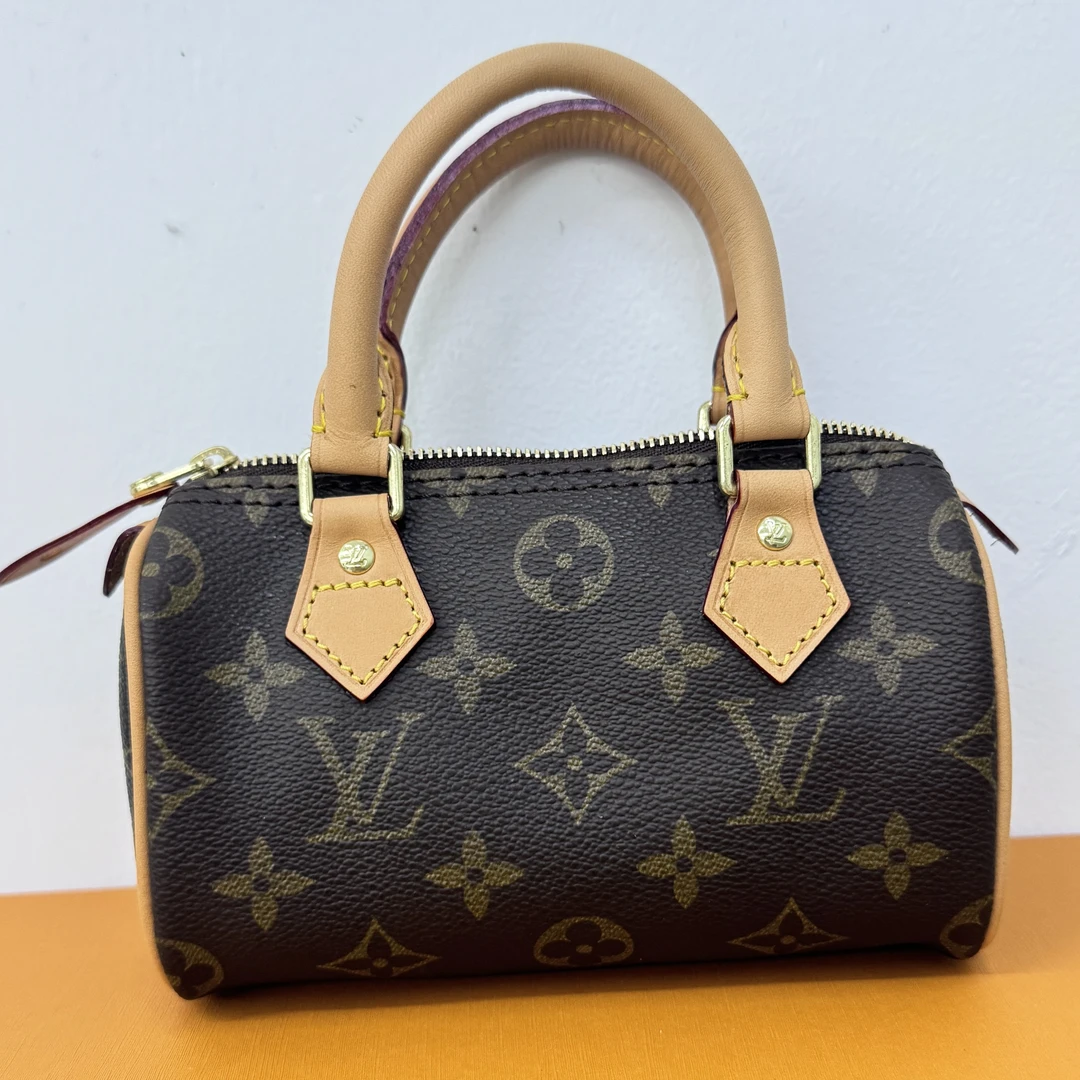 95新 LV Lv 经典Speedy mini枕头包