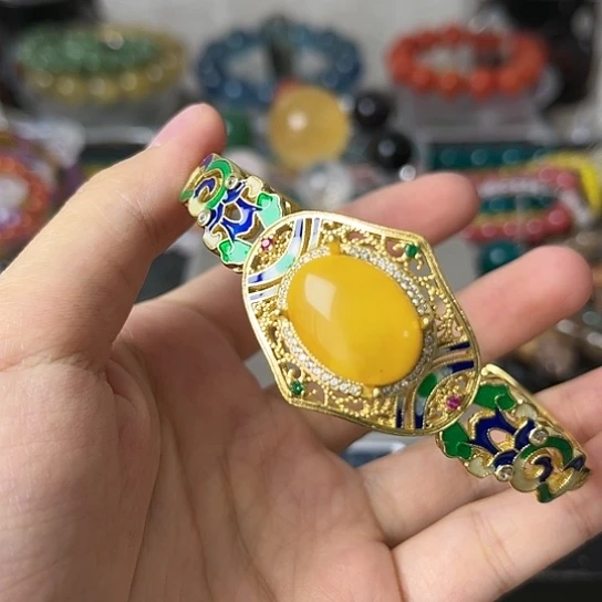 琥珀手镯未镶嵌矿坑8