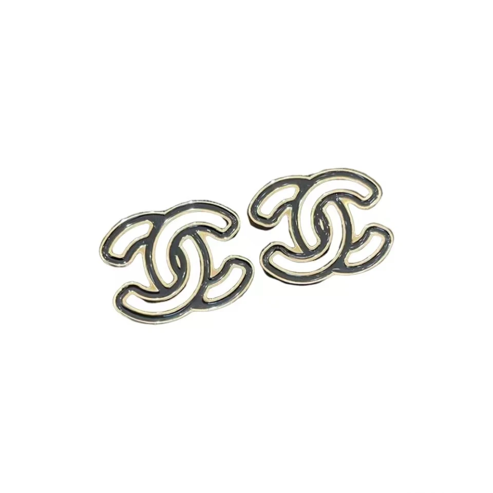 全新未使用 Chanel/香奈儿 24A 女士金色双C镶嵌耳钉/公价5100