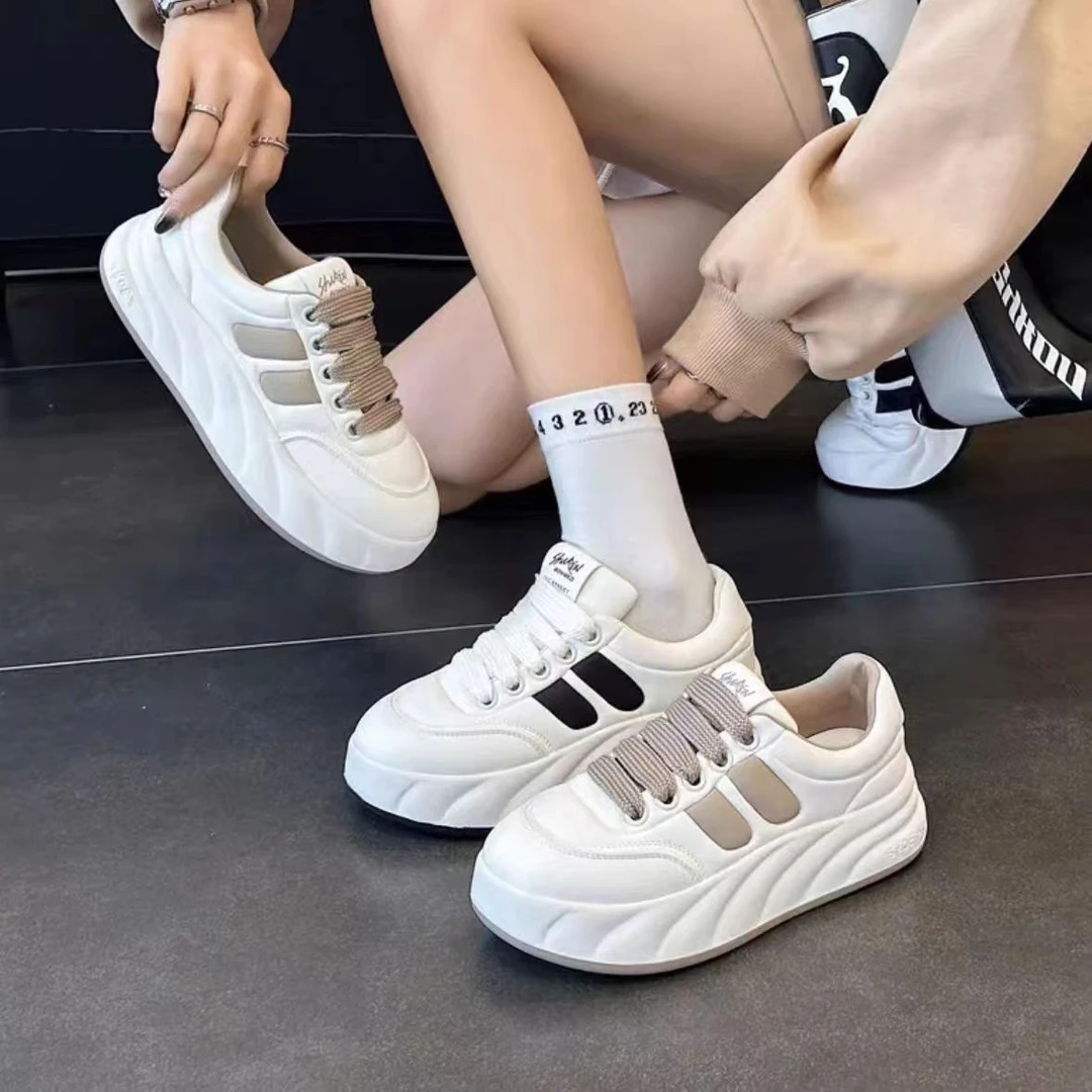 2602樱 厚底面包小白鞋24新款拼色圆头百搭休闲板鞋韩版运动