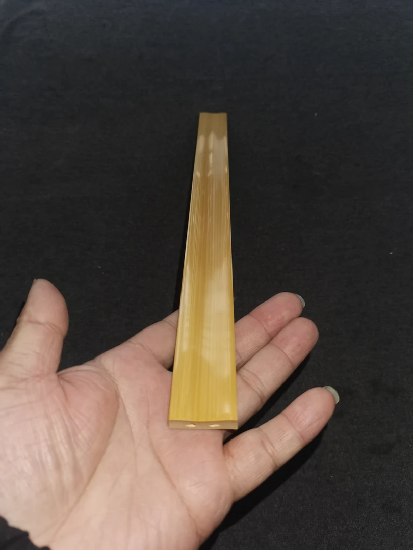 玉竹戒尺   水槽戒尺  长度34.5厘米  宽2.8厘米  一物一拍