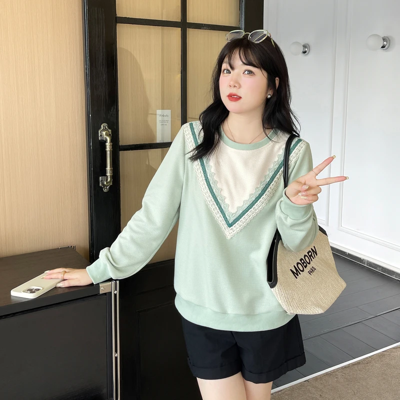 采多宝大码女装镂空花边拼接撞色上衣CDZ1066