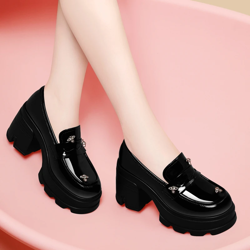 英伦风春秋爆款漆皮黑色小皮鞋小个子增高百搭厚底圆头乐福鞋高跟