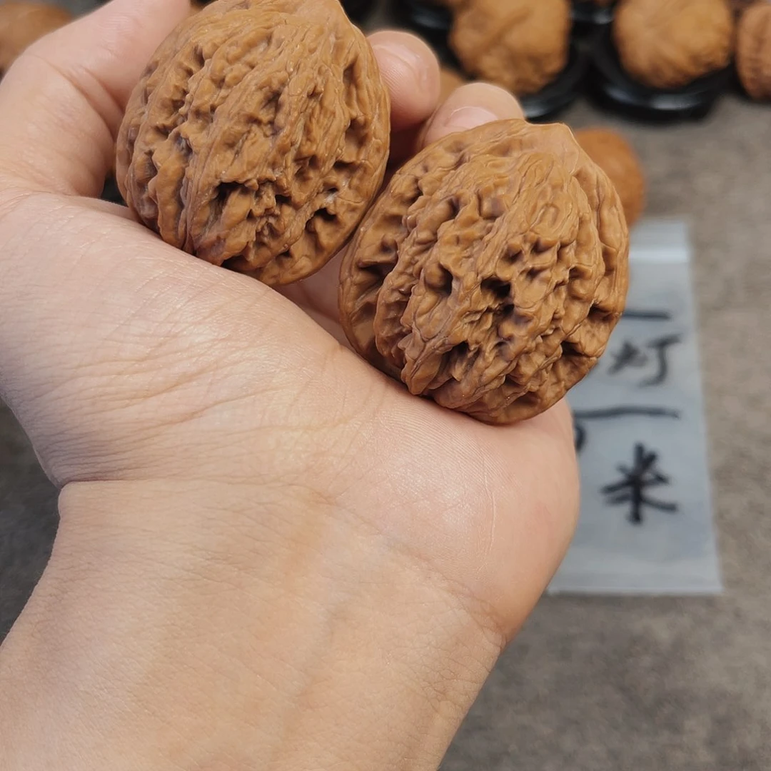 文玩核桃把件40麦穗虎头