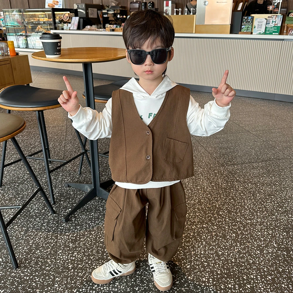 男童秋装套装2024新款洋气男孩衣服痞帅儿童春秋季卫衣马甲三件套