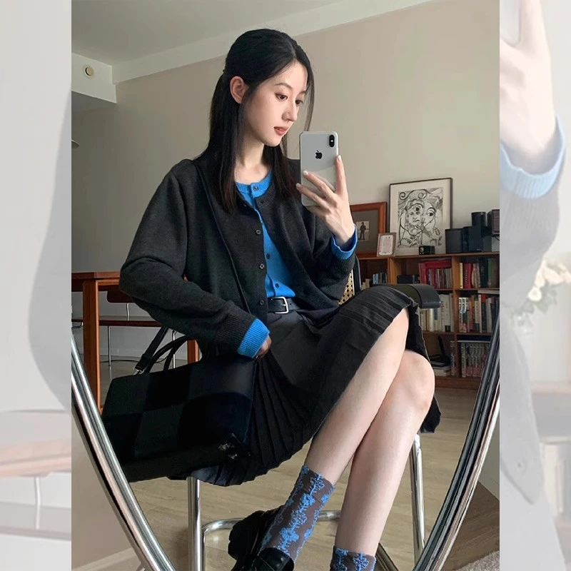 撞色假两件薄款黑色毛衣外套女早秋季韩系穿搭短款小香风针织开衫