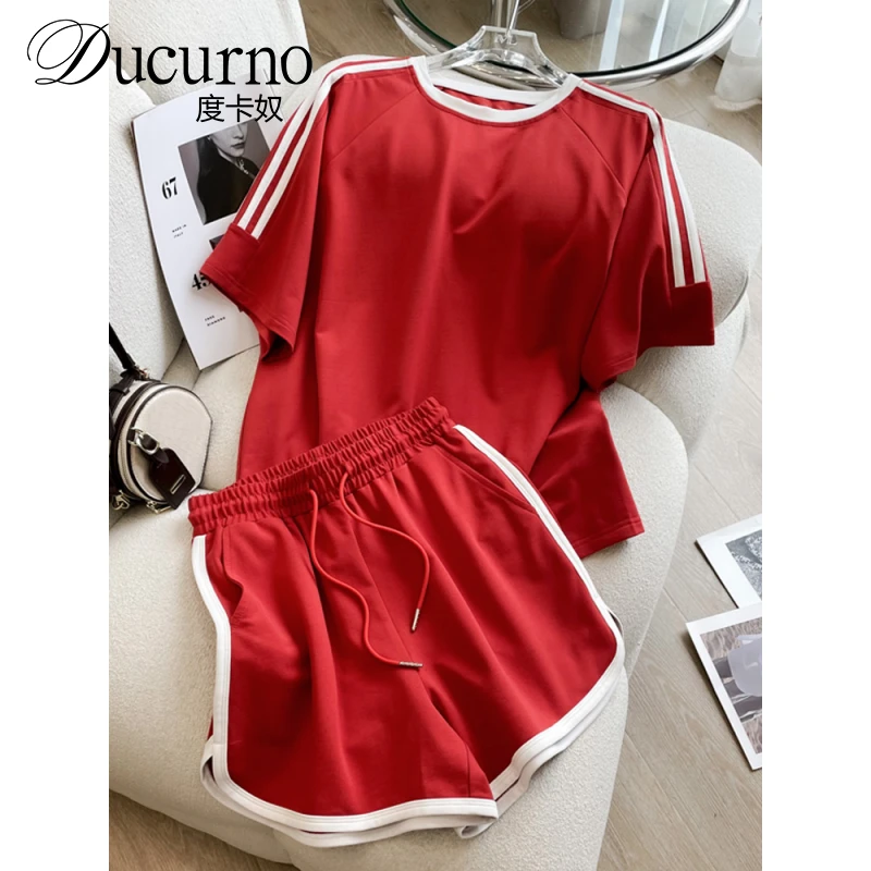 DUCURNO三条杠休闲运动套装女夏宽松遮肉港风红色短袖阔腿短裤