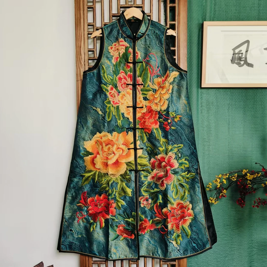 凤徕兮私人定制炫彩绿底牡丹刺绣对襟盘扣长款马甲（HM101031）绿