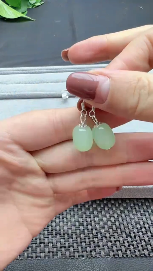 【闪购商品】和田玉耳饰未镶嵌01