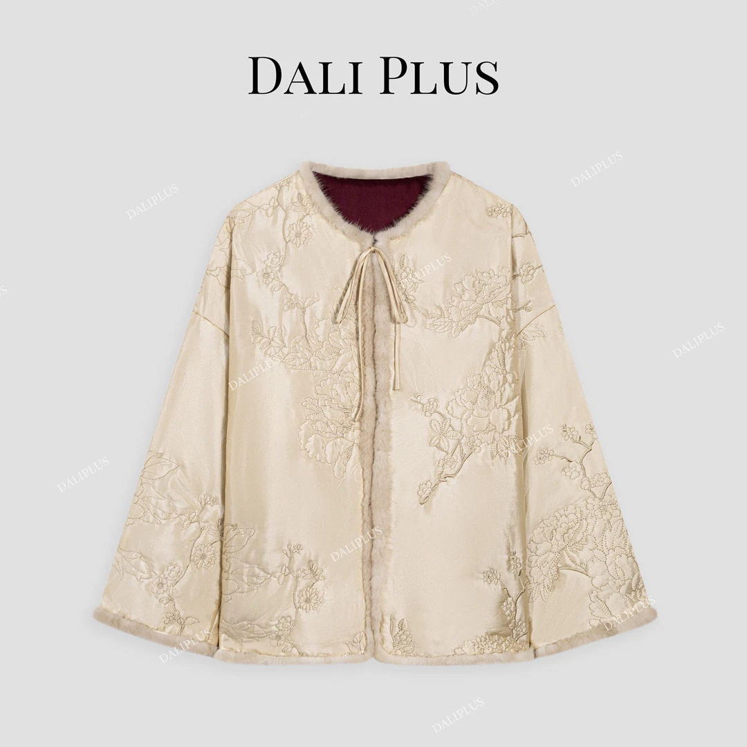 DALI PLUS新中式轻奢感水貂毛重工精致刺绣撞色短款棉服-D4MM0834