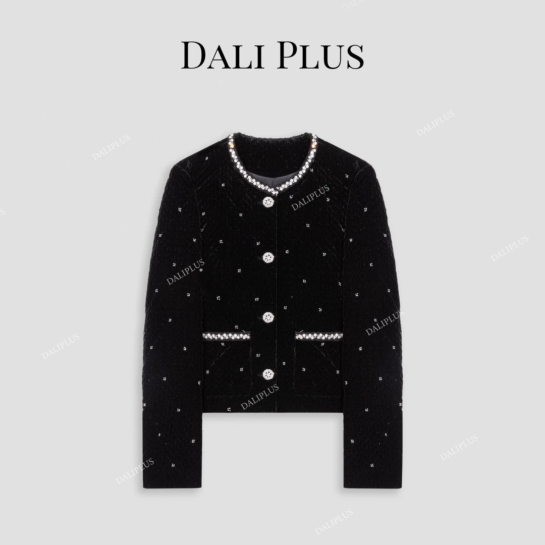DALI PLUS高级感黑丝绒鹅绒服气质重工串珠钉钻羽绒服-D4SS0324