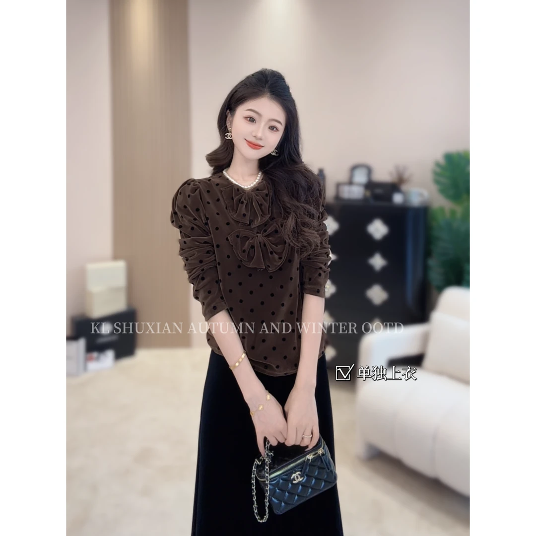 【半句诗人】高级感蝴蝶结植绒波点上衣L0942