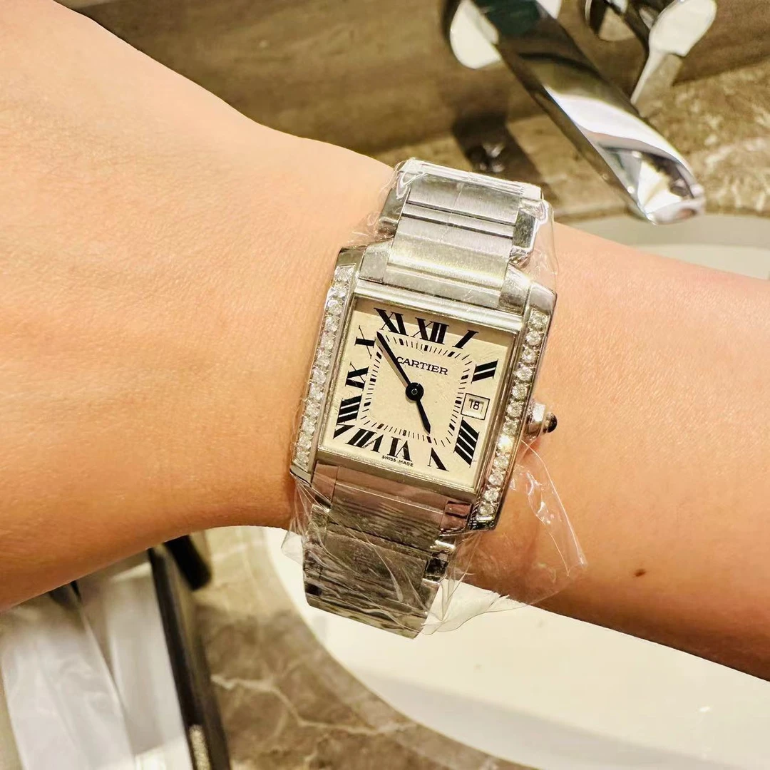 95新 Cartier/卡地亚 30.4x25.05毫米,精钢/240818003