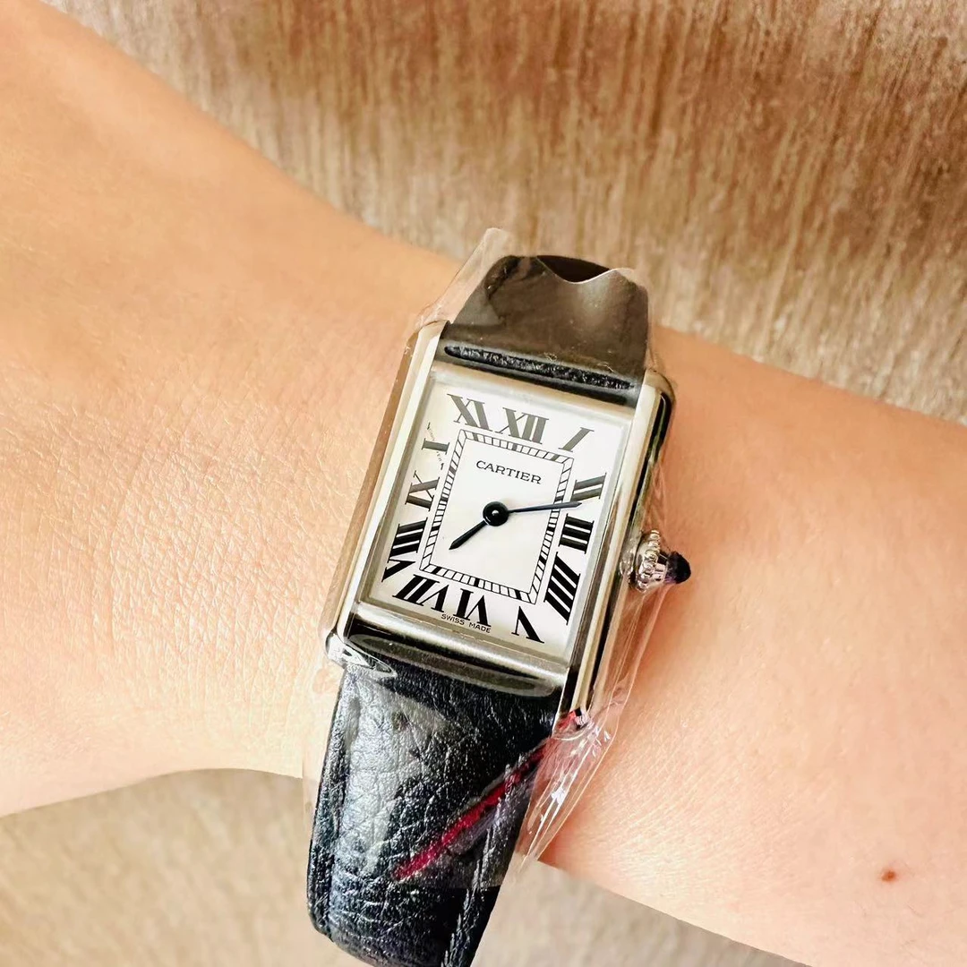 95新  胖虎腕表/卡地亚/坦克/石英,29.5 x 22mm/精钢/240122005