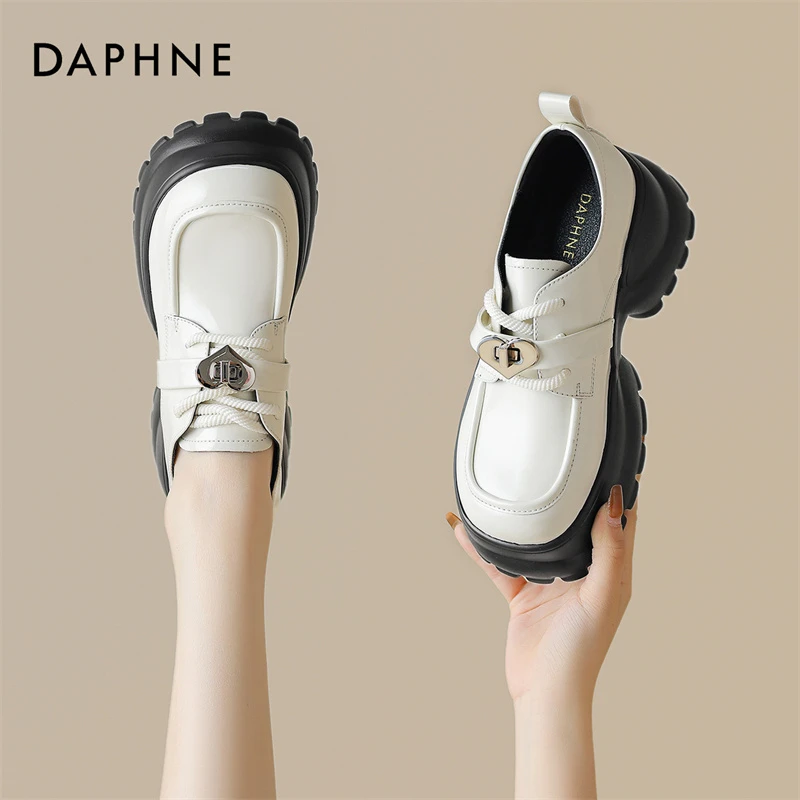 达芙妮春秋黑色系带圆头学院风复古休闲小众百搭潮流厚底乐福鞋