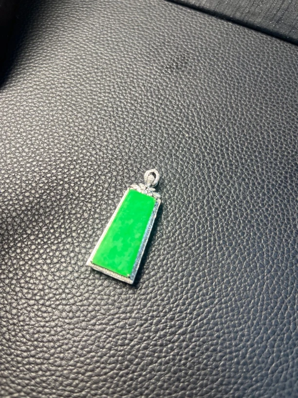 18k金天然a货翡翠方牌