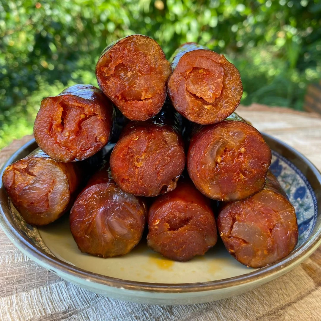 【小露自家制作】 正宗高山黑香猪四川柏树青杠树小火慢熏香肠