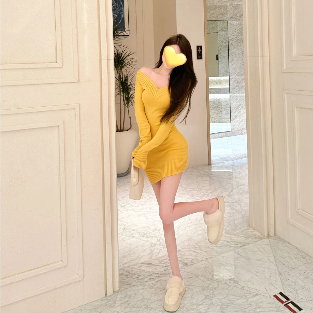向晚·甜漫韩女 明媚柠檬黄性感U领针织包臀裙