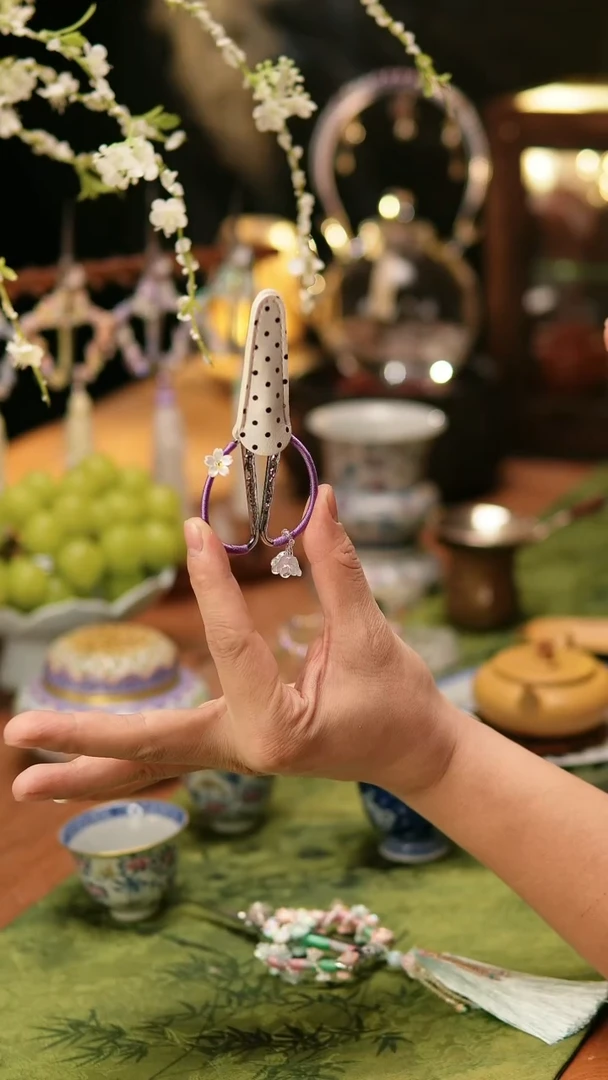 【闪购商品】密胺碟紫色铃兰花+套