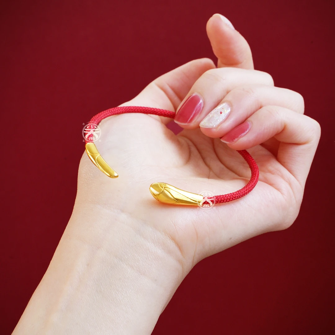 非金属布艺手镯 灵蛇呈祥红绳手镯金色红色蛇年手链手工编绳时尚