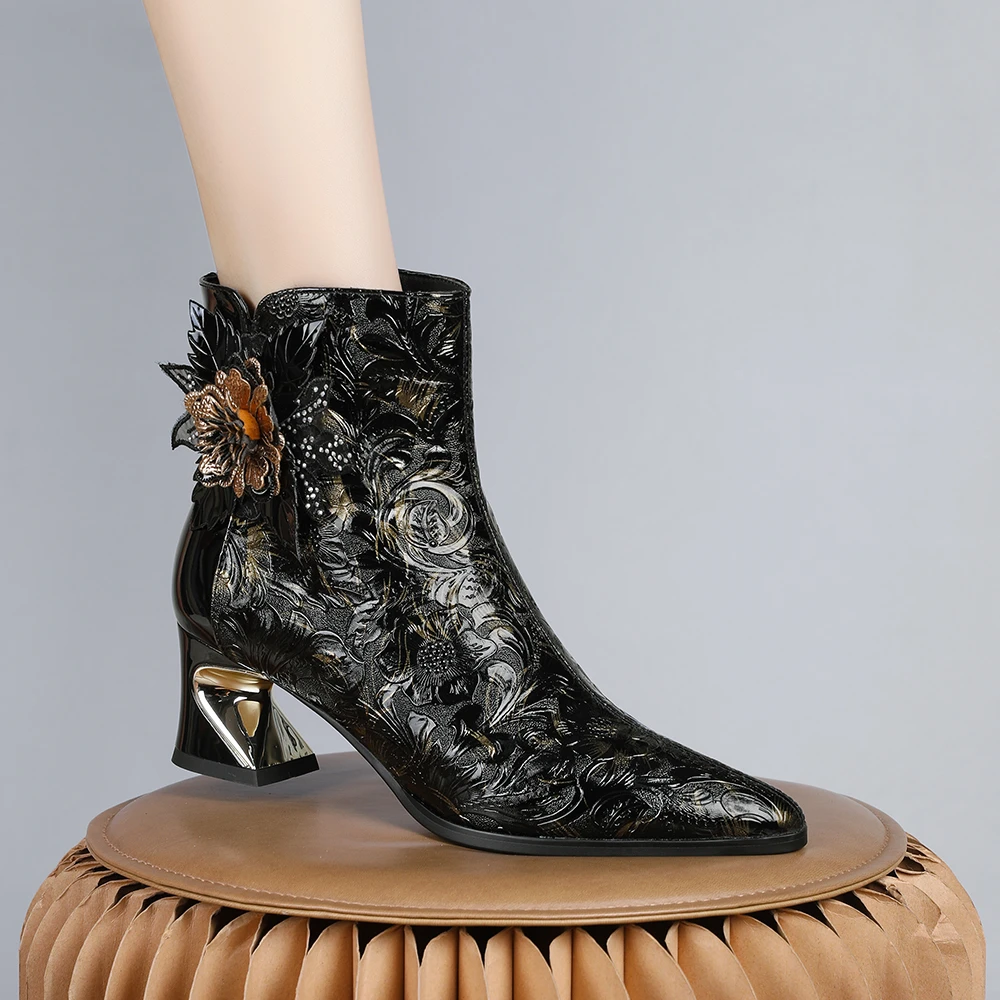 妮彩诗新款欧美设计重工压花洋气短靴黑色粗跟尖头时尚8227