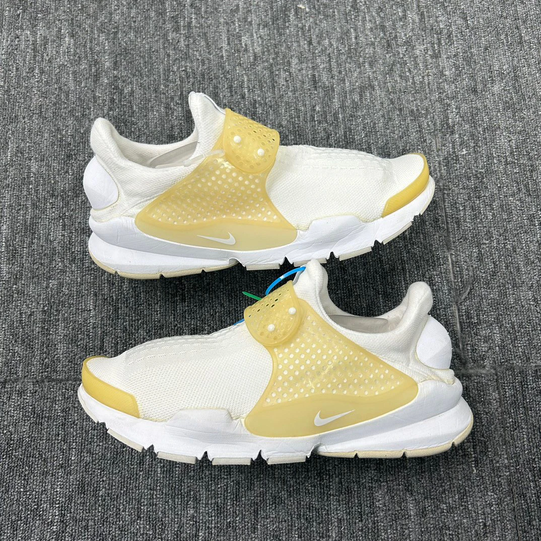 42.5码 nike sock白 二手无原盒 休闲鞋 市价2899成色好