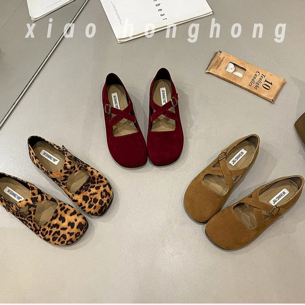 新款上架中百搭方头浅口单鞋平底鞋