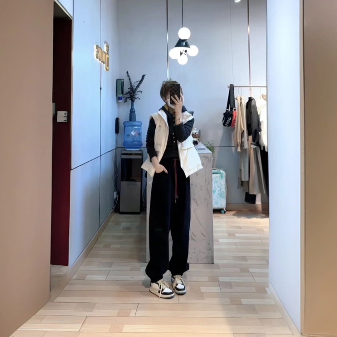 【商场店7&59】强推！黑白双色白鸭绒马甲休闲立领肌理感口袋款保暖