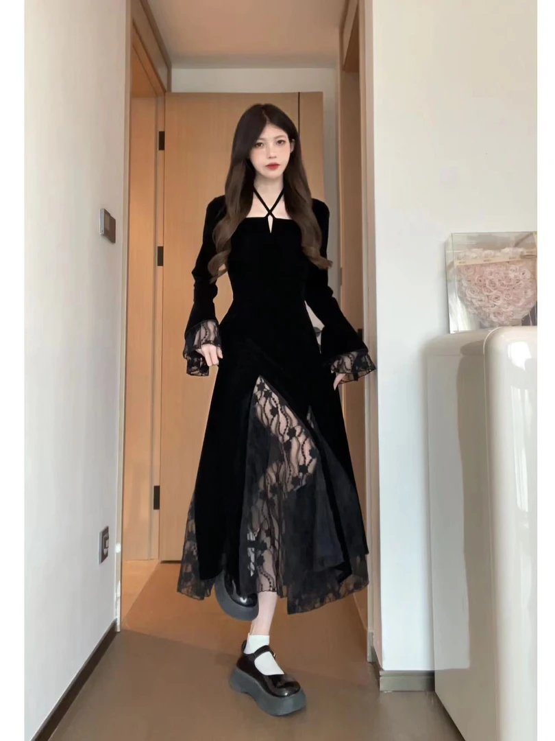 松本丧丧开叉蕾丝裙高级黑色挂脖丝绒连衣裙蕾丝裙B233Q1936