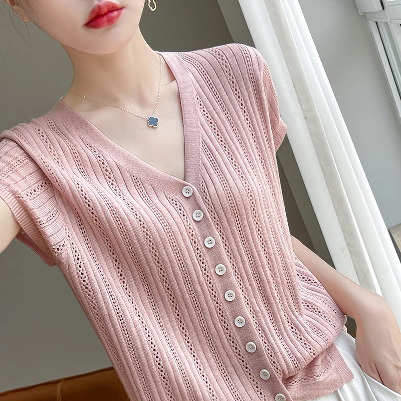 夏季爆款V领T恤女宽松大码洋气时尚百搭休闲纯色冰丝镂空针织上衣