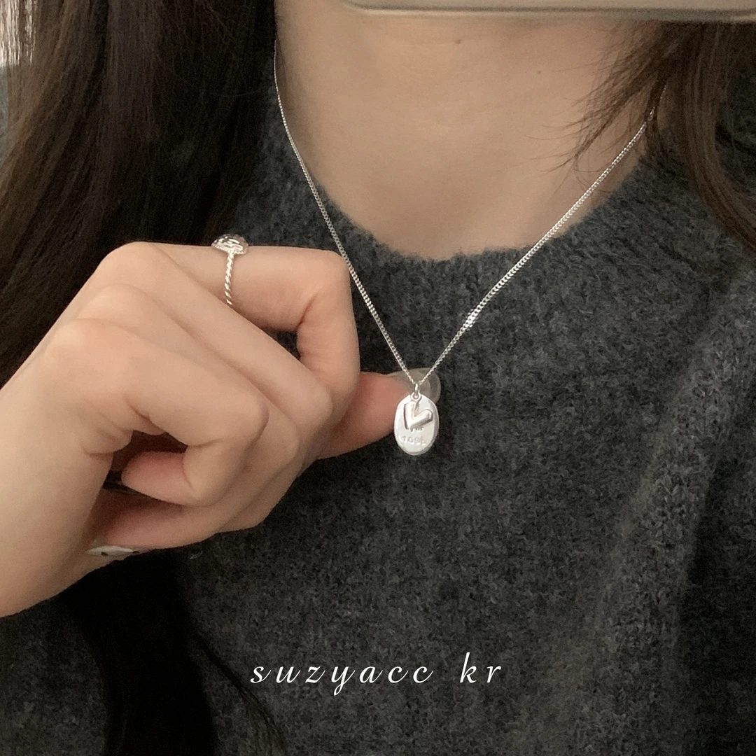 Suzyacc Kr 坠链均925银 字母银牌爱心项链气质轻奢百搭X0858