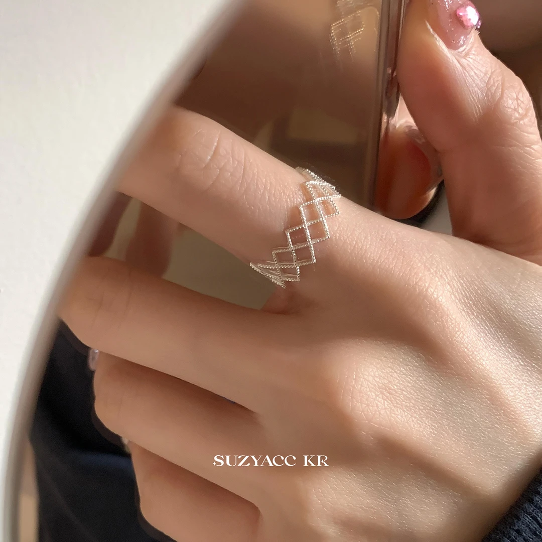 Suzyacc Kr 925银戒指 轻奢高级感纤细菱格镂空戒指百搭J0792