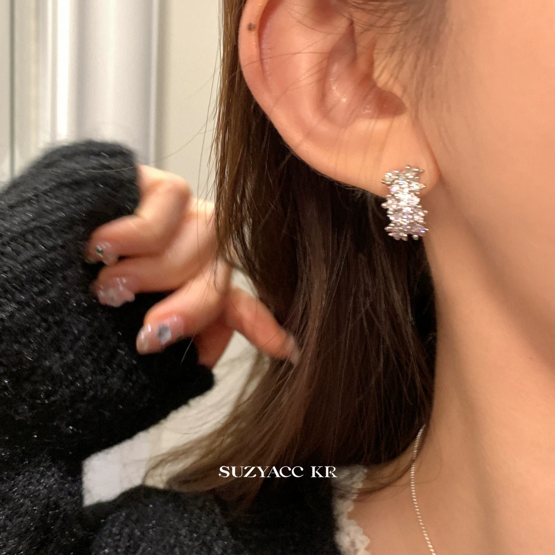 Suzyacc Kr 合金合成锆石耳饰 轻奢时尚耳环重工耳钉气质E2626