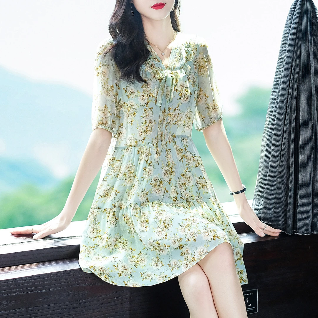 小个子设计感真丝碎花连衣裙2025年夏季新款女高档桑蚕丝宽松短裙