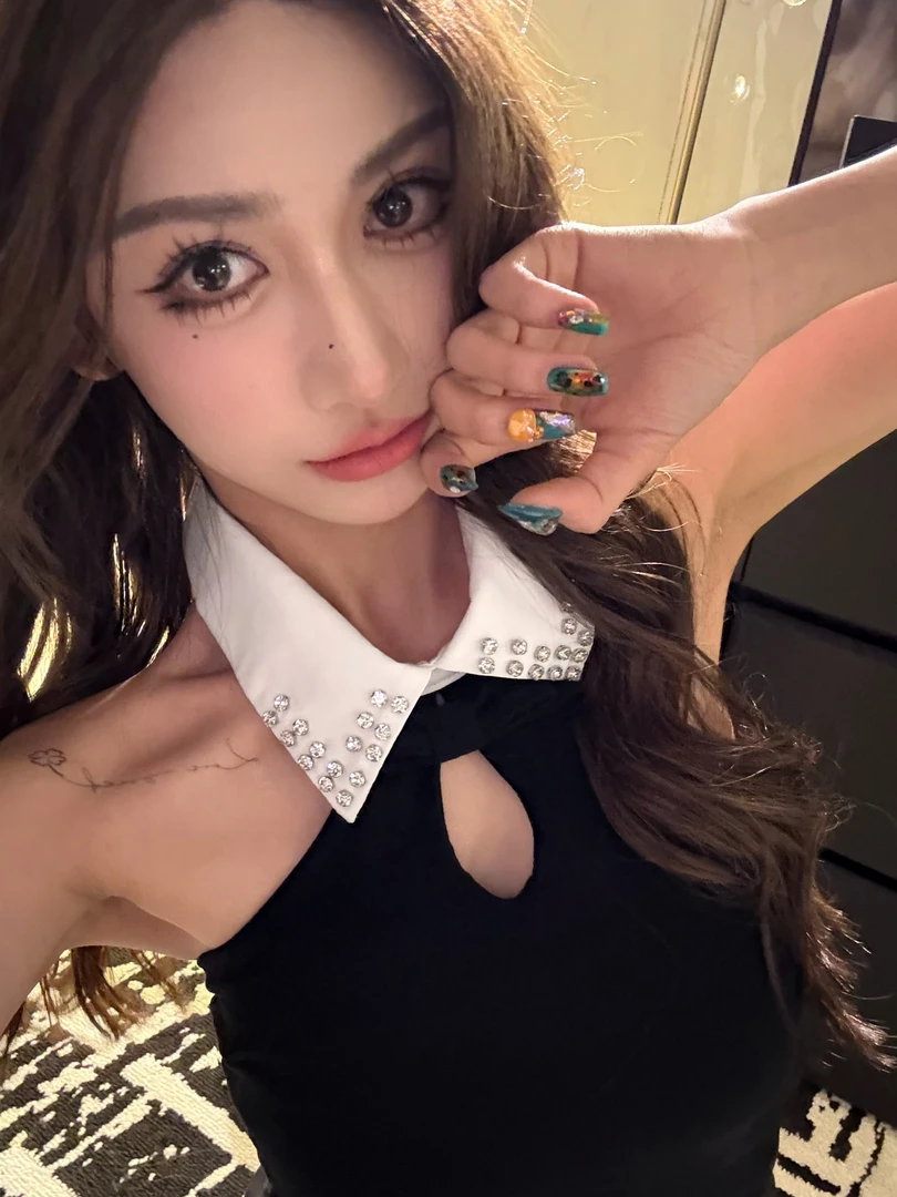 纯欲镶钻polo镂空吊带背心短款辣妹性感露背抹胸上衣