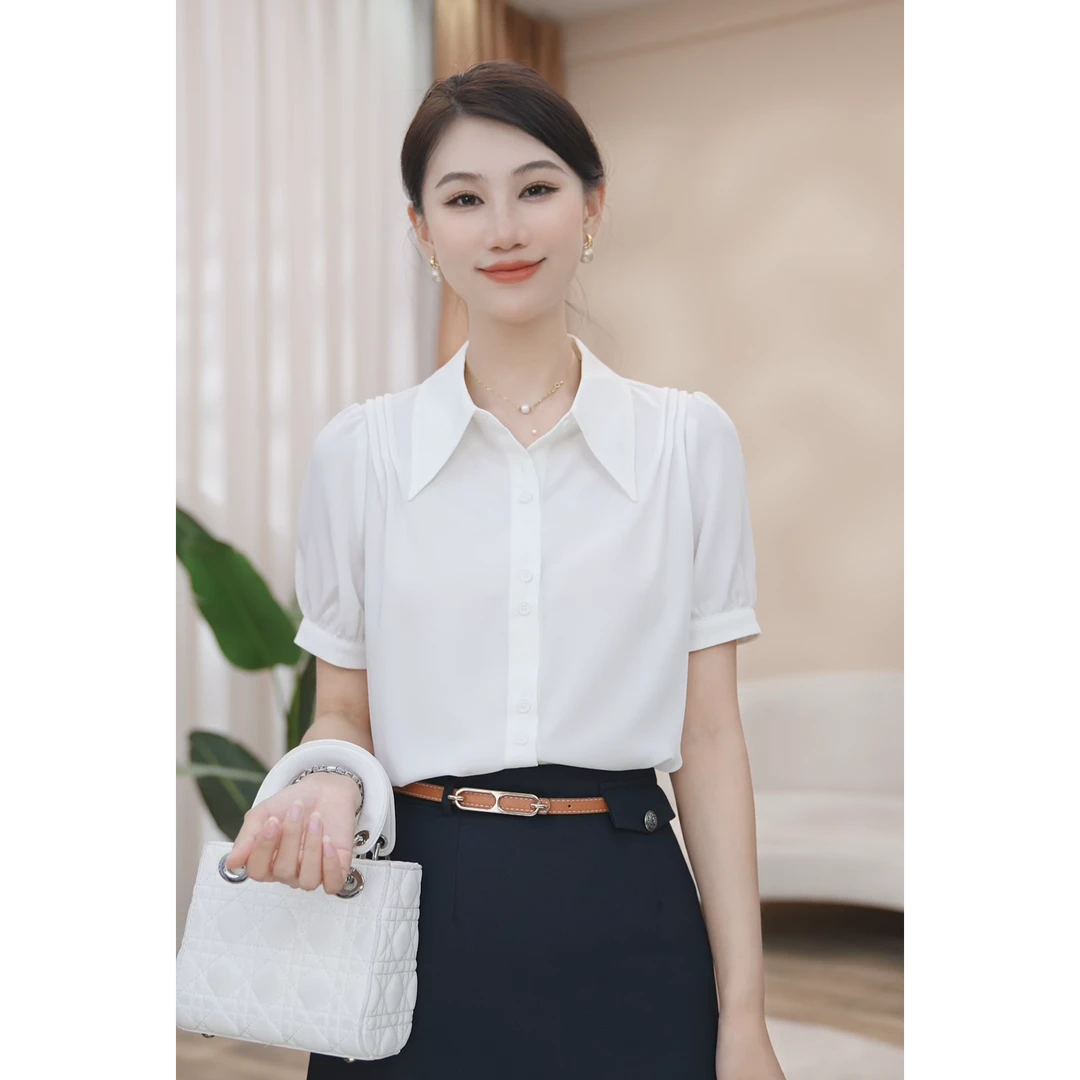 曼贝短袖衬衫女2024夏季新款宽松薄款设计感小众职场气质法式上衣