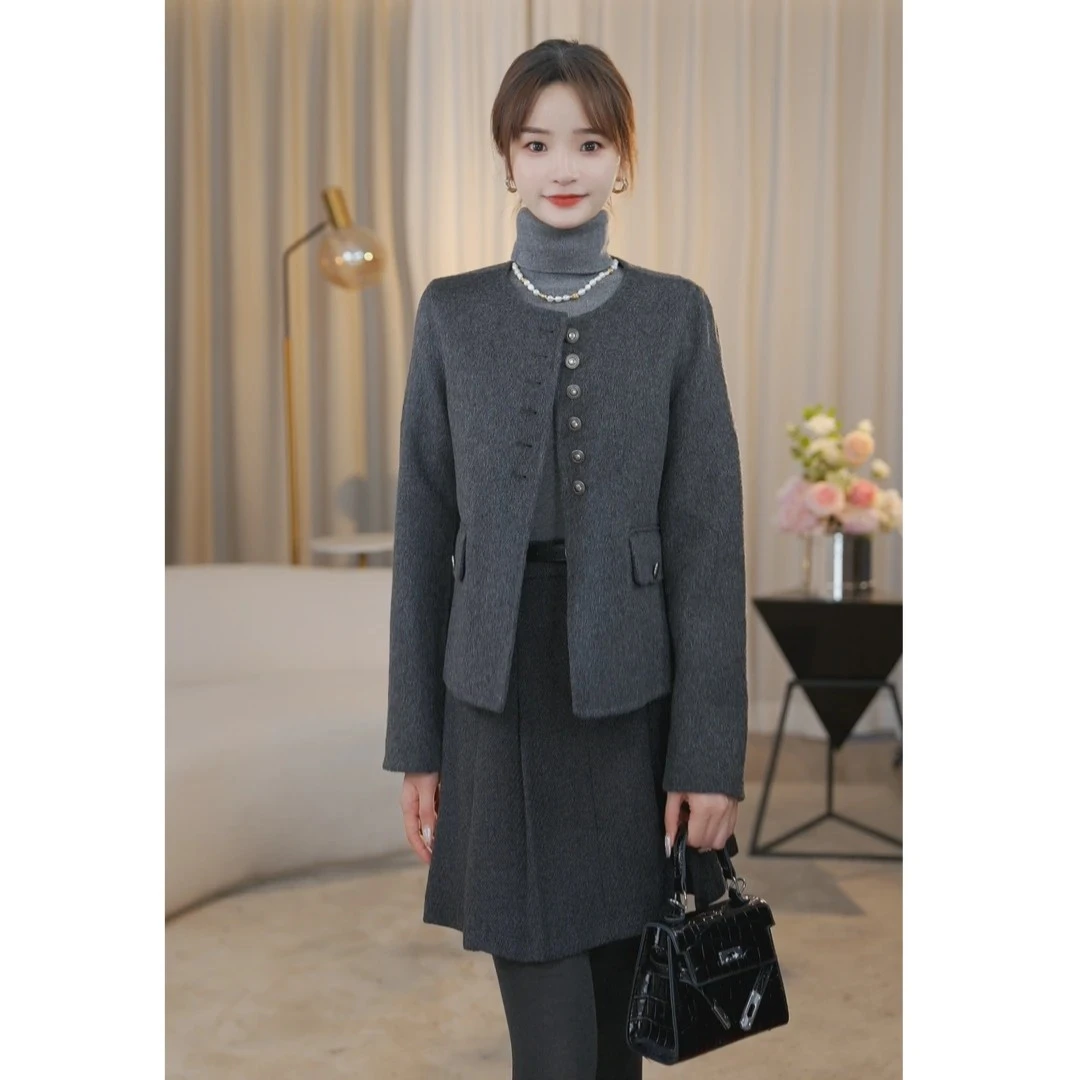 【曼贝】100%绵羊毛手工双面呢大衣小个子秋冬时尚圆领外套8484003