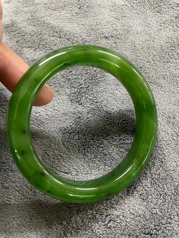碧玉手镯，冰底料，苹果绿