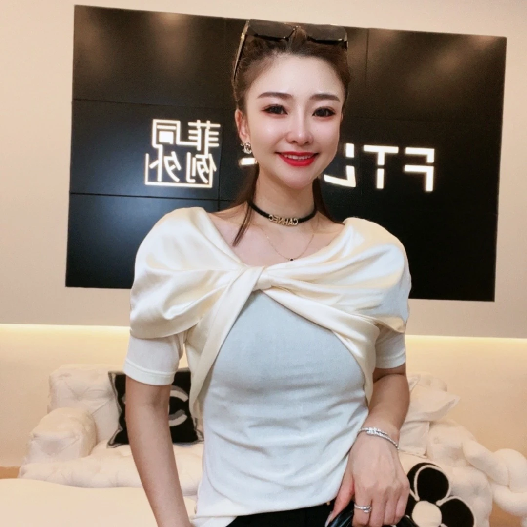 《文文推荐》显瘦气质设计感修身T恤-9074