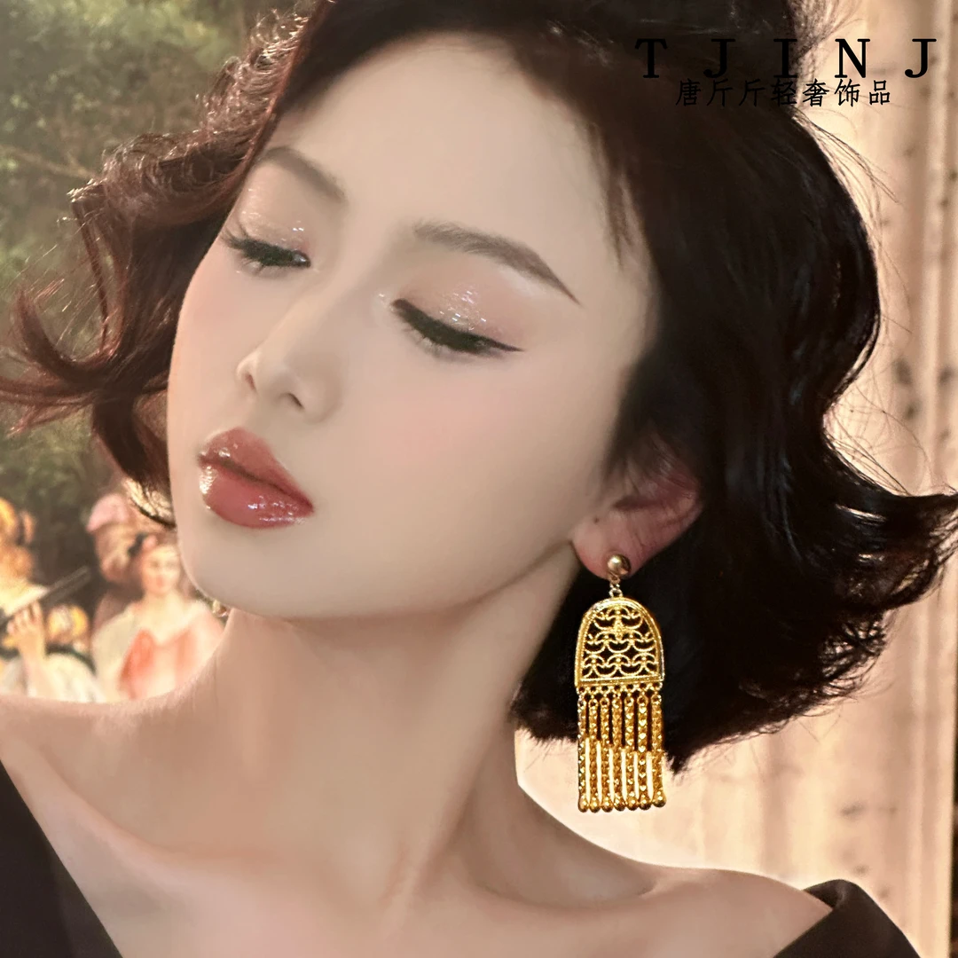 【浮华世界】气质高级感轻奢流苏设计款镂空小众耳环