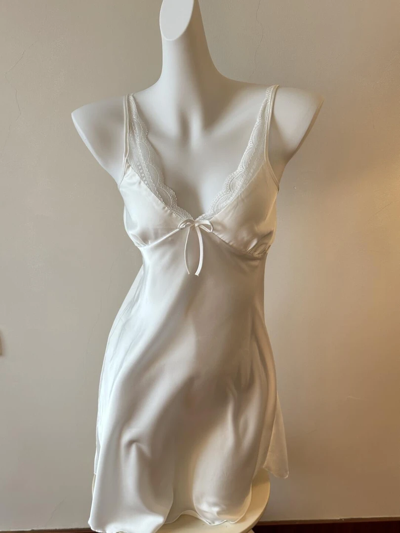 夏季新款白月光睡裙纯欲风新款胸垫冰丝吊带蕾丝家居服吊带睡衣