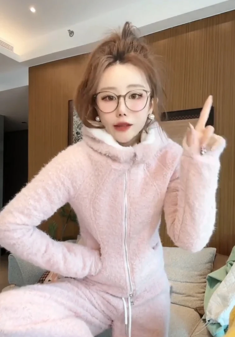 f4408 2024秋冬 小个子粉色加绒保暖连帽外套