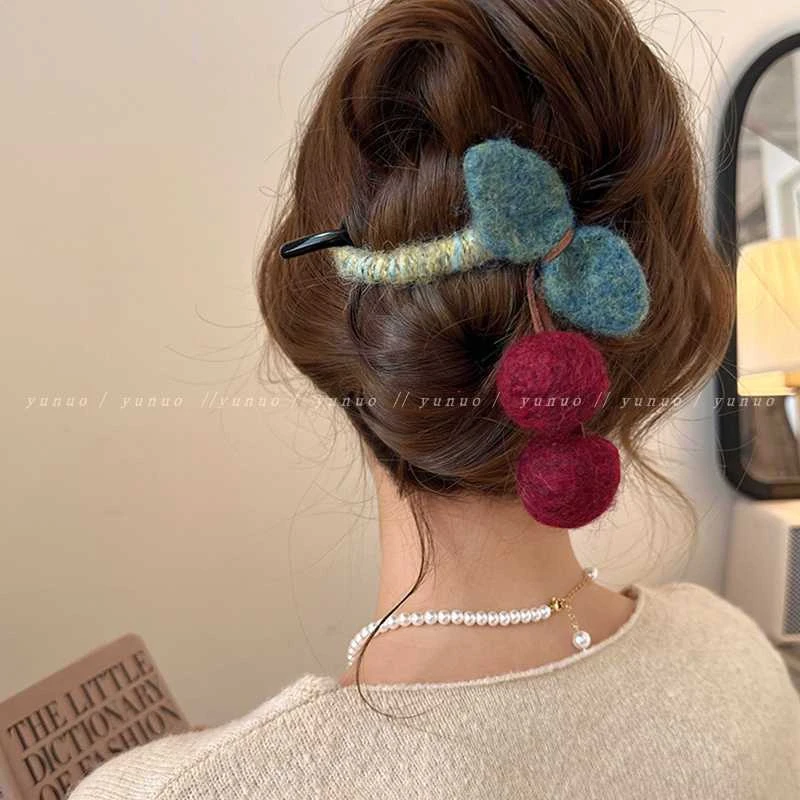 复古秋冬樱桃扭扭夹女2024新款高级感后脑勺盘发抓夹一字发夹头饰