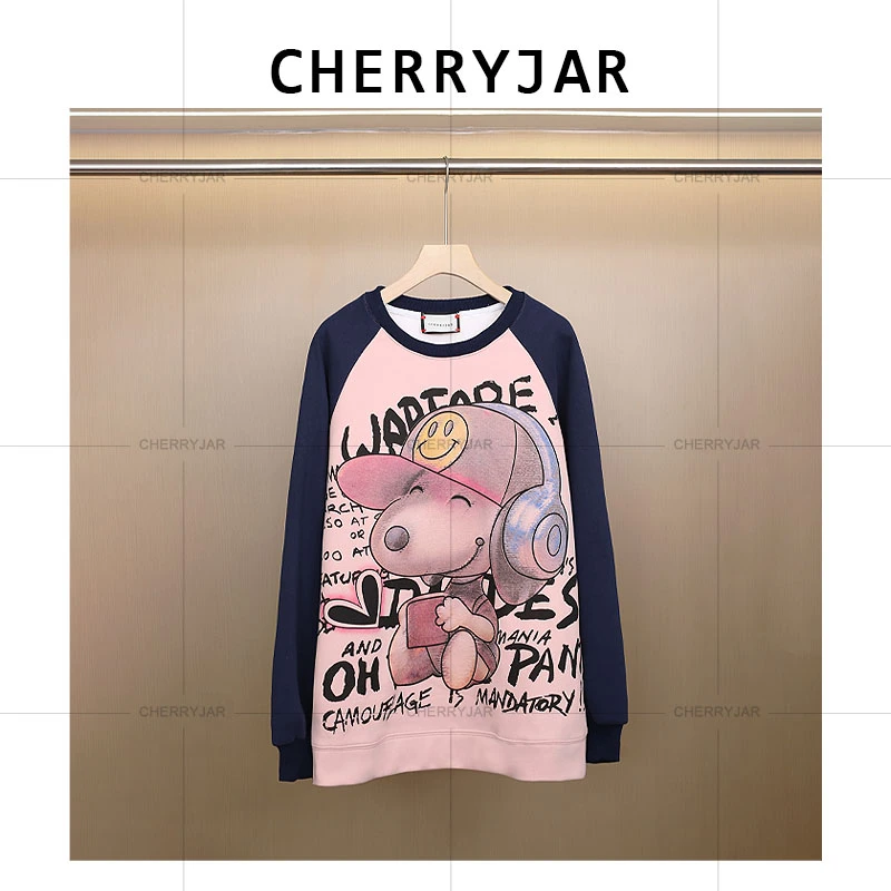 Cherryjar【10230】撞色插肩袖卡通小狗印花背面字母可爱风套头卫衣