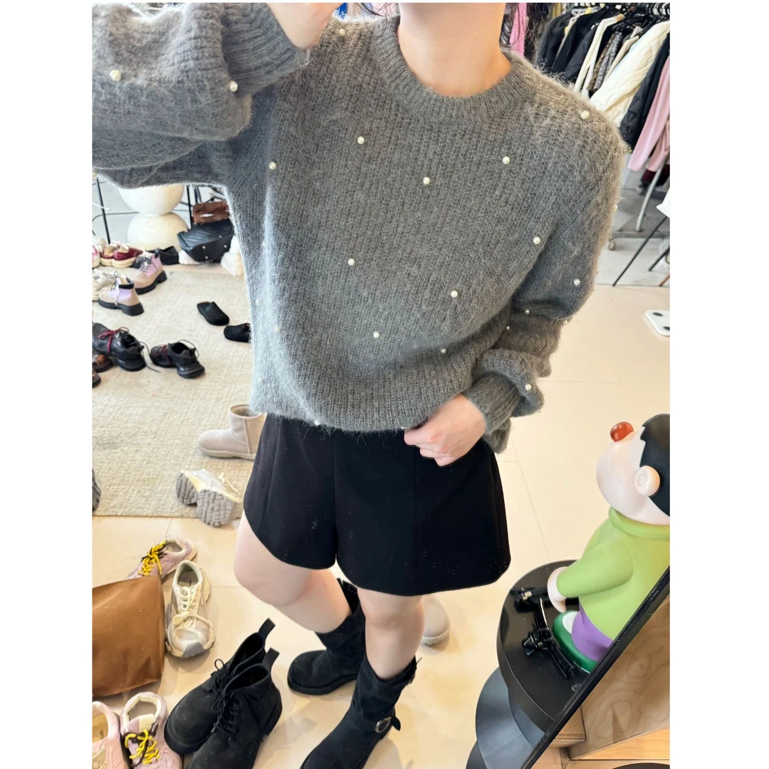 晶咕蕾蕾【是珍珠啊！】设计感纯色大圆领钢钉小珍珠宽松针织毛衣