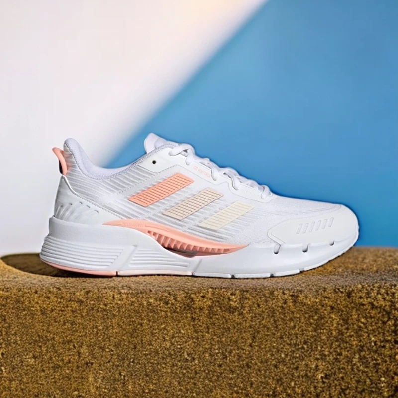 adidas/阿迪达斯清风女款透气网面跑步鞋 GV9495轻便低帮时尚舒适