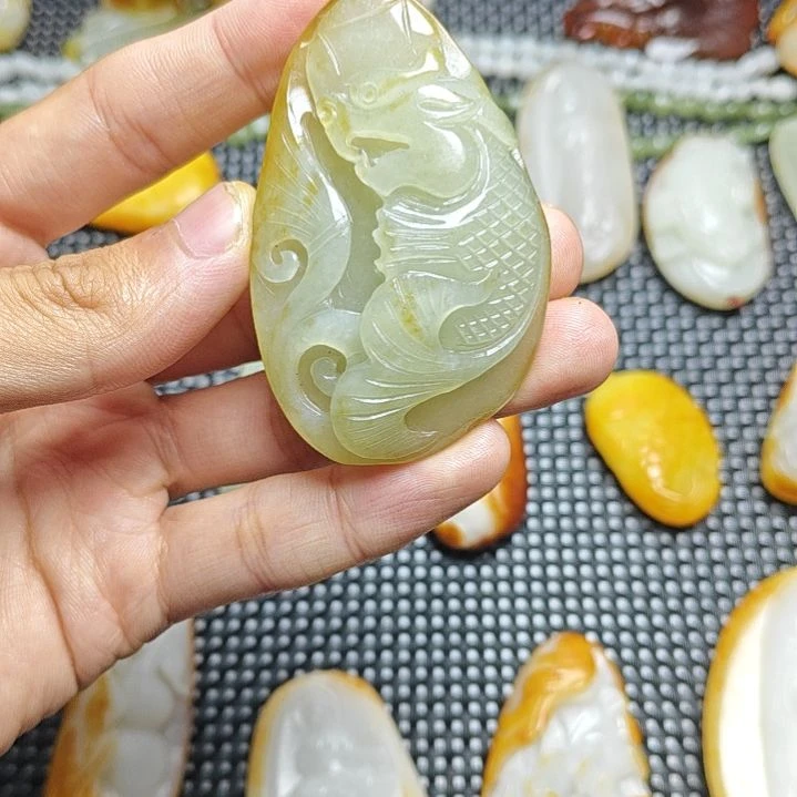 和田玉颈饰未镶嵌