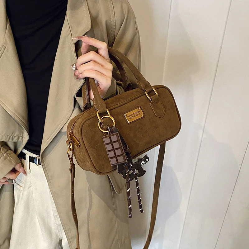 春季复古磨砂小包包女2025新款百搭斜挎包时尚超火手提保龄球包