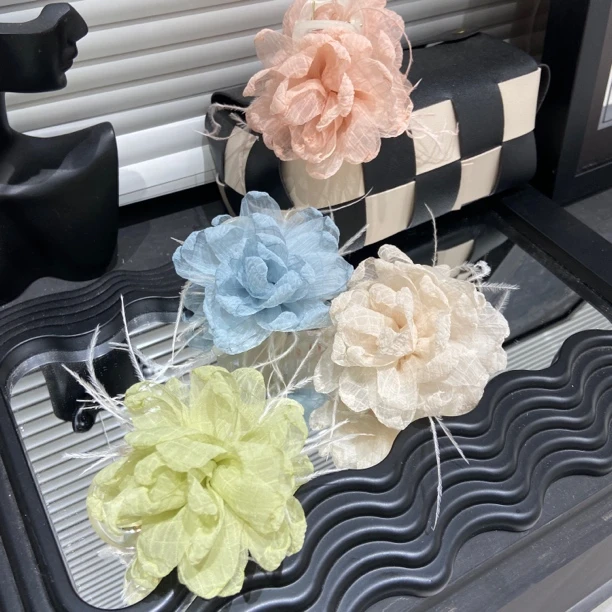 E3421 花朵网红玫瑰花朵8CM抓夹布艺抓夹欧根纱半抓ins caro同款