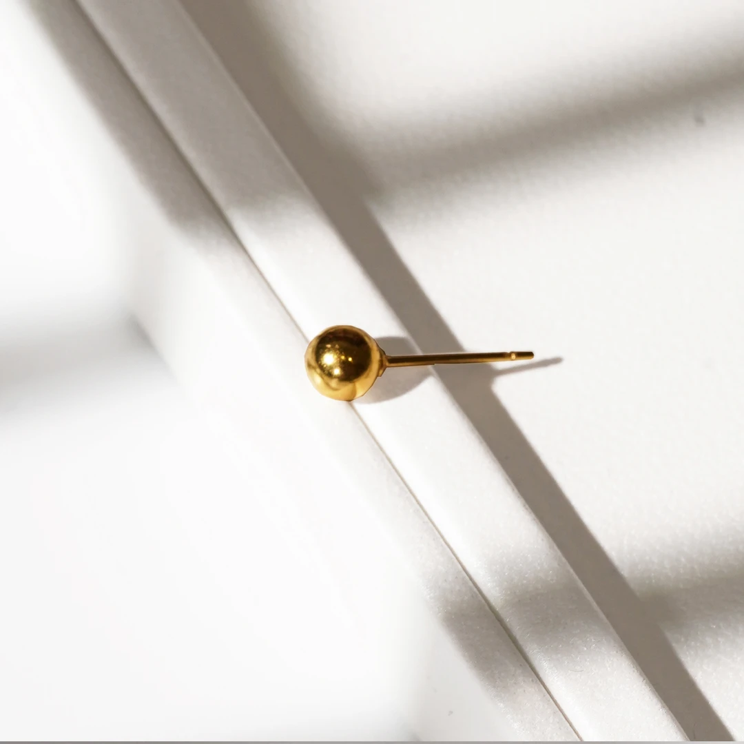 皇福匠【玉赢-悦享】18k单只小金珠耳钉S01113